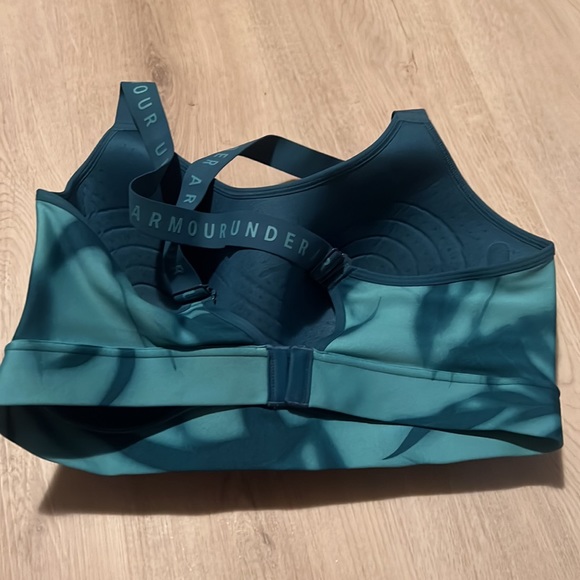 Women’s Under Armour Sports Bra - Picture 3 of 5